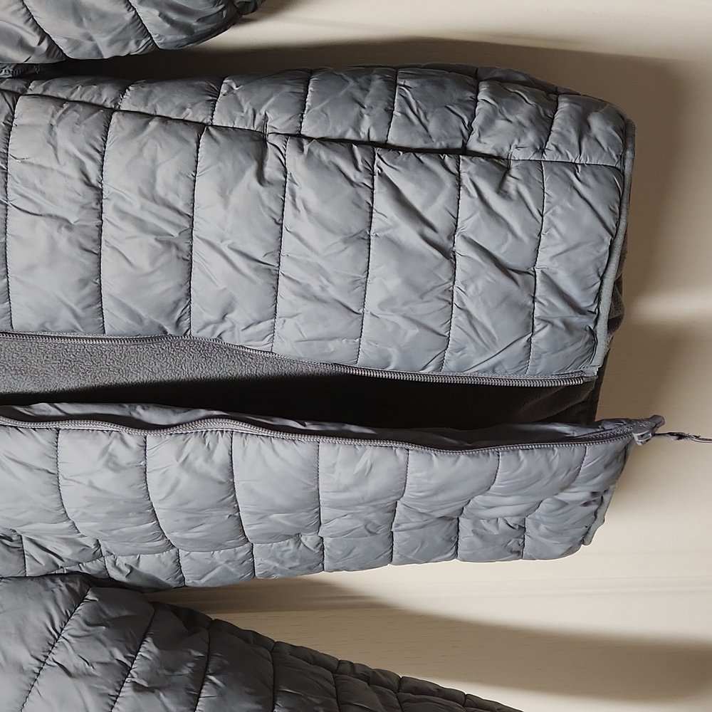 Youth L Cat and Jack hooded puffer - Picture 8 of 12